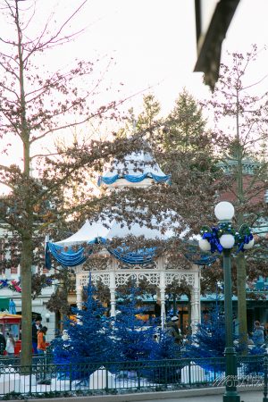photo disneyland paris noel arche sapin bleu disney romanticdecembre 2017 by modaliza photographe